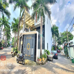 Bán Nhà góc , 1 trệt + 1 lửng + 2 lầu sân thượng ,đường 109, PLB , Q9