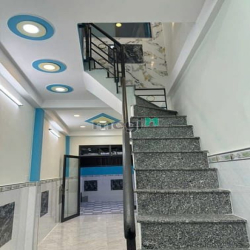 Bán nhà Phường 3, Quận Gò Vấp Nguyễn Thái Sơn 1 trệt 2 lầu BTCT.