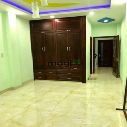 Xe hơi 7 Chỗ Ngủ nhà, Lê Quang Định Bình Thạnh, 5 Tầng 70m2 chỉ 7.x tỷ