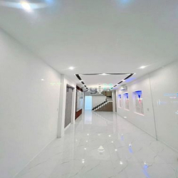 Nhà 2 lầu mới đẹp mặt tiền Trần Hưng Đạo ngay trung tâm TP.Cần Thơ