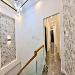 Nhà 2 lầu mới đẹp mặt tiền Trần Hưng Đạo ngay trung tâm TP.Cần Thơ