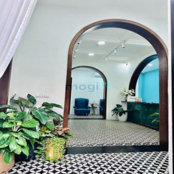 Cho thuê nhà biệt thự mặt phố NGUYỄN KHẮC CẦN, DT đất 335m2, MT 12m