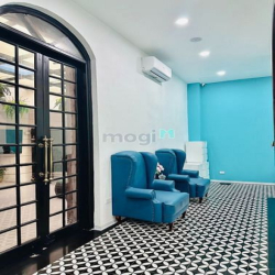 Cho thuê nhà biệt thự mặt phố NGUYỄN KHẮC CẦN, DT đất 335m2, MT 12m