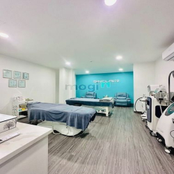 Cho thuê nhà biệt thự mặt phố NGUYỄN KHẮC CẦN, DT đất 335m2, MT 12m