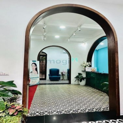 Cho thuê nhà biệt thự mặt phố NGUYỄN KHẮC CẦN, DT đất 335m2, MT 12m