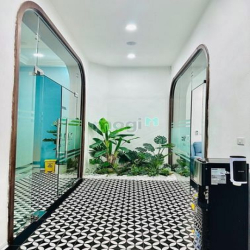 Cho thuê nhà biệt thự mặt phố NGUYỄN KHẮC CẦN, DT đất 335m2, MT 12m