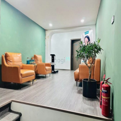 Cho thuê nhà biệt thự mặt phố NGUYỄN KHẮC CẦN, DT đất 335m2, MT 12m