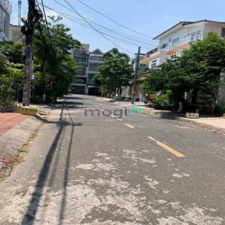 Nhà lầu 8x20 đường số 18, P BTĐB, Khu tên lửa, 2.5 tấm , giá 19 Tỷ