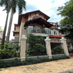 Bán biệt thự Đặng Thùy Trâm - Trệt 2 lầu áp mái, 9.2x18 chỉ 13.5Tỷ