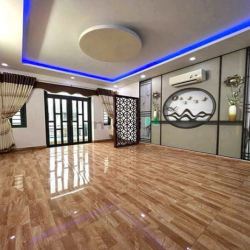 Nhà hẻm 1 sec Lê Văn Qưới, DT: 4 x 14m, lửng, lầu, Giá: 5.2 tỷ.