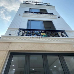 Nhà đẹp HXH Lam Sơn, P2, Tân Bình, DT 38,1m2, giá 2 tỷ 700, sổ riêng.