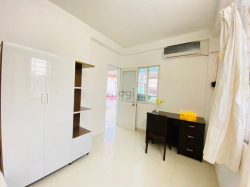 Căn Hộ Dịch Vụ Đường Tô Hiến Thành Quận 10, 1PN riêng, Ban Công Rộng.