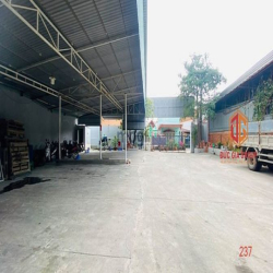 Kho 700m2 P.Trung Dũng 32tr xe container ra vô thoải mái giá tốt