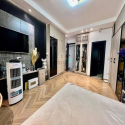 Giá đầu tư! Phân lô Trần Quốc Hoàn, ô tô, kinh doanh VP, ở luôn.DT56m2