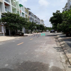 Nhà mới 100% (4x17)3.5 tấm đường 8m KDC Bình Phú Giá chỉ 17 triệu