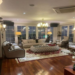 Bán biệt thự ĐẲNG CẤP view HỒ - quận Hai Bà Trưng, 242m2x8 tầng, 65 tỷ