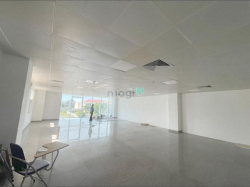 Toà nhà văn phòng gần sân bay, view đẹp, DT 105-120m2, Giá 250.000/m2