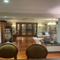 Bán biệt thự ĐẲNG CẤP view HỒ - quận Hai Bà Trưng, 242m2x8 tầng, 65 tỷ