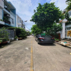 Bán gấp nhà đường Man Thiện, Tăng Nhơn Phú A, Q.9, 83m2, gần Vincom