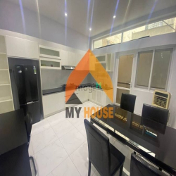 Nhà Phố Q2 Ngay Cầu SG Có Sân Đỗ ÔTÔ 4PN Nhà Sạch Đẹp Như Hình