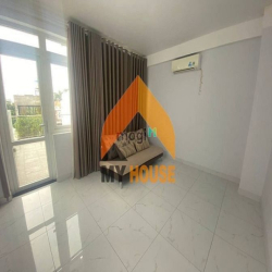 Nhà Phố Q2 Ngay Cầu SG Có Sân Đỗ ÔTÔ 4PN Nhà Sạch Đẹp Như Hình