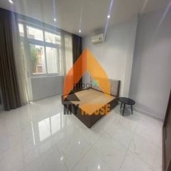 Nhà Phố Q2 Ngay Cầu SG Có Sân Đỗ ÔTÔ 4PN Nhà Sạch Đẹp Như Hình