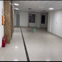 Cho thuê nhà mặt phố TRẦN KHÁT CHÂN, DT 200m2x5 tầng+hầm, MT 8m nở hậu
