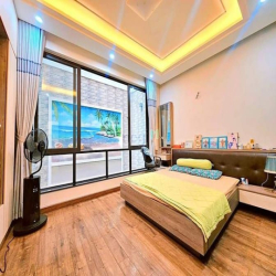 Bán nhà MT Đẹp Trung tâm Tân Bình,90m²,5 lầu,thang máy, chỉ hơn 13 tỷ