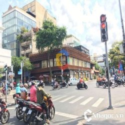 Cho thuê nhà GÓC 2MT đường Hai Bà Trưng & Nguyễn thị Minh Khai, Q1