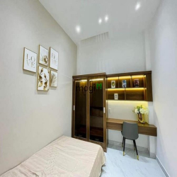 NHÀ NGỘP bán gấp 258 Dương Quảng Hàm,40m2,1tỷ 6, sổ riêng, chính chủ