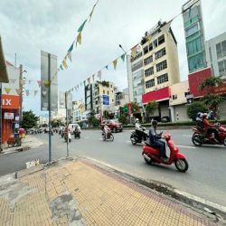 nhà 3 tầng mặt tiền cộng hòa phường 13