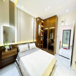 NHÀ NGỘP bán gấp 258 Dương Quảng Hàm,40m2,1tỷ 6, sổ riêng, chính chủ