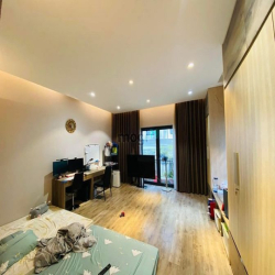 Bán nhà phố vạn bảo - ba đình - Dt 70m2 xây 5 tầng - Mt 5,4m.