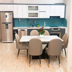 Sốt 41c rồi ạ! +NHÀ ĐẸP Ở LUÔN-YÊN THĨNH-TRÍ CAO-ngõ thông gần chợ.