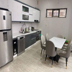 Sốt 41c rồi ạ! +NHÀ ĐẸP Ở LUÔN-YÊN THĨNH-TRÍ CAO-ngõ thông gần chợ.