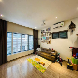 Bán nhà phố vạn bảo - ba đình - Dt 70m2 xây 5 tầng - Mt 5,4m.