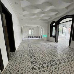 Rẻ 145tr! Cho thuê BT Trần Quốc Thảo, Quận 3 - 16*20m, 1 trệt, 1 lầu.