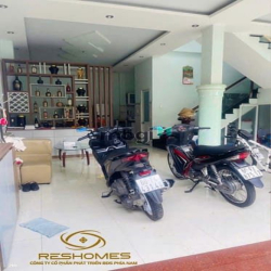 Bán căn nhà đẹp 1 trệt 2 lầu khu biệt thự bờ kè Bửu Long