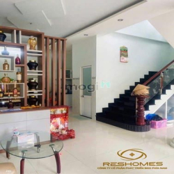 Bán căn nhà đẹp 1 trệt 2 lầu khu biệt thự bờ kè Bửu Long