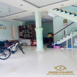 Bán căn nhà đẹp 1 trệt 2 lầu khu biệt thự bờ kè Bửu Long