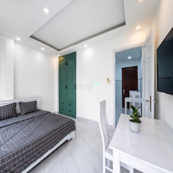 Căn hộ full nội thất ban công cửa sổ lớn Đoàn Như Hài Q4