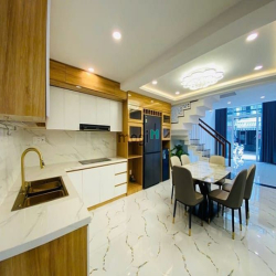 Bán Nhà Phố Đẹp Đường 10m Thông Cách Mạng Tháng 8, Phường 05, Tân Bình
