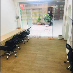 Mặt bằng đối diện BigC Q10, mặt tiền hẻm xe tải thông, chỉ 8tr/tháng