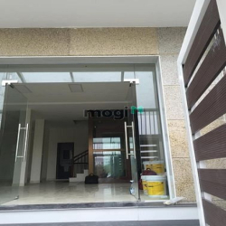 Cho thuê nhà KĐT VOV Lương Thế Vinh, Mễ Trì, Nam Từ Liêm. DT 120m, 5 t
