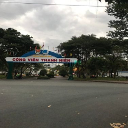 Cho thuê nhà Góc 2MT  Dương Văn An. p An Phú. 10x20m. 3 lầu. Ngay CV