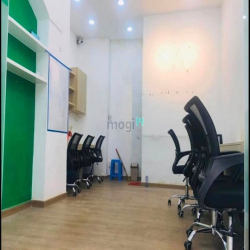 Mặt bằng đối diện BigC Q10, mặt tiền hẻm xe tải thông, chỉ 8tr/tháng