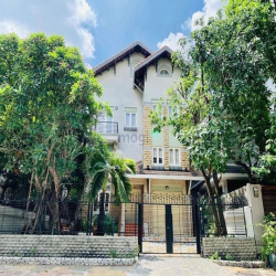 Cho thuê biệt thự sân vườn cạnh sông khu compound Fideco Thảo Điền