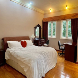 Cho thuê biệt thự sân vườn cạnh sông khu compound Fideco Thảo Điền