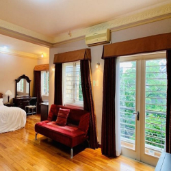 Cho thuê biệt thự sân vườn cạnh sông khu compound Fideco Thảo Điền