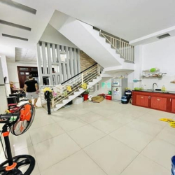 Nhà đường Đình Nghi Xuân, 92m² Ngang 5M hiếm, Trệt 2 Lầu 5PN HXH thông